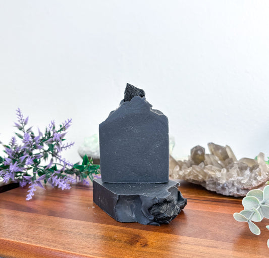 Protección con piedra Obsidiana